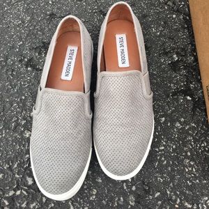 Steve Madden size 6 slip on