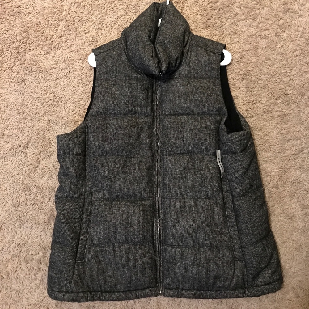 Old navy vest NWT