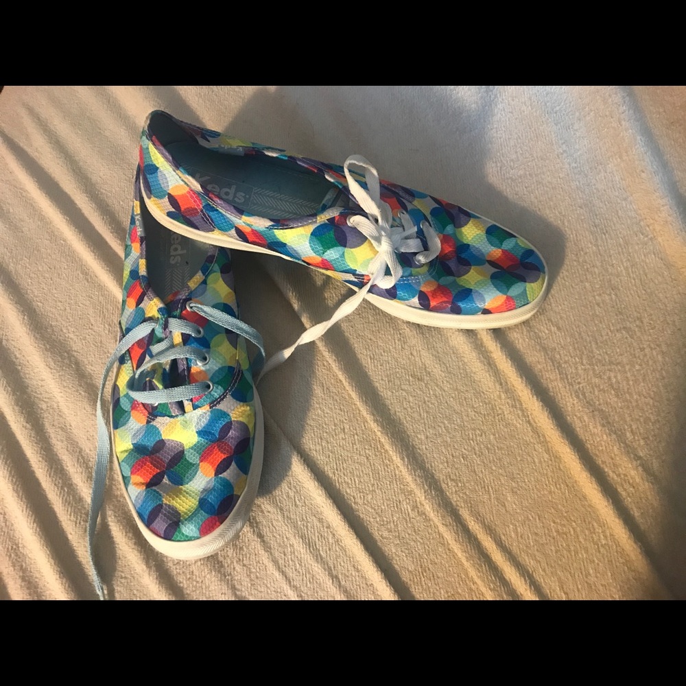 Circle print KEDS