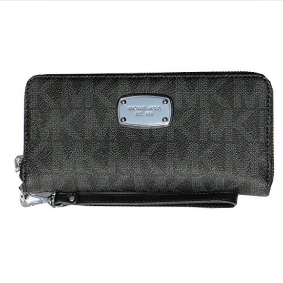 Michael Kors Jet Set Continental wristlet: black - Picture 1 of 2