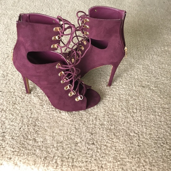 Cranberry and Gold bootie - Picture 2 of 3
