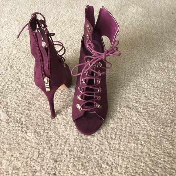 Cranberry and Gold bootie - Picture 3 of 3