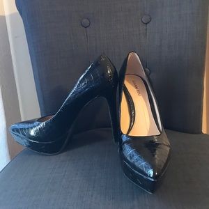 Gianni Bini Black pumps