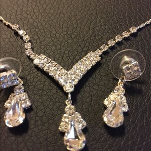 New gorgeous diamond necklace, earrings, bracelets