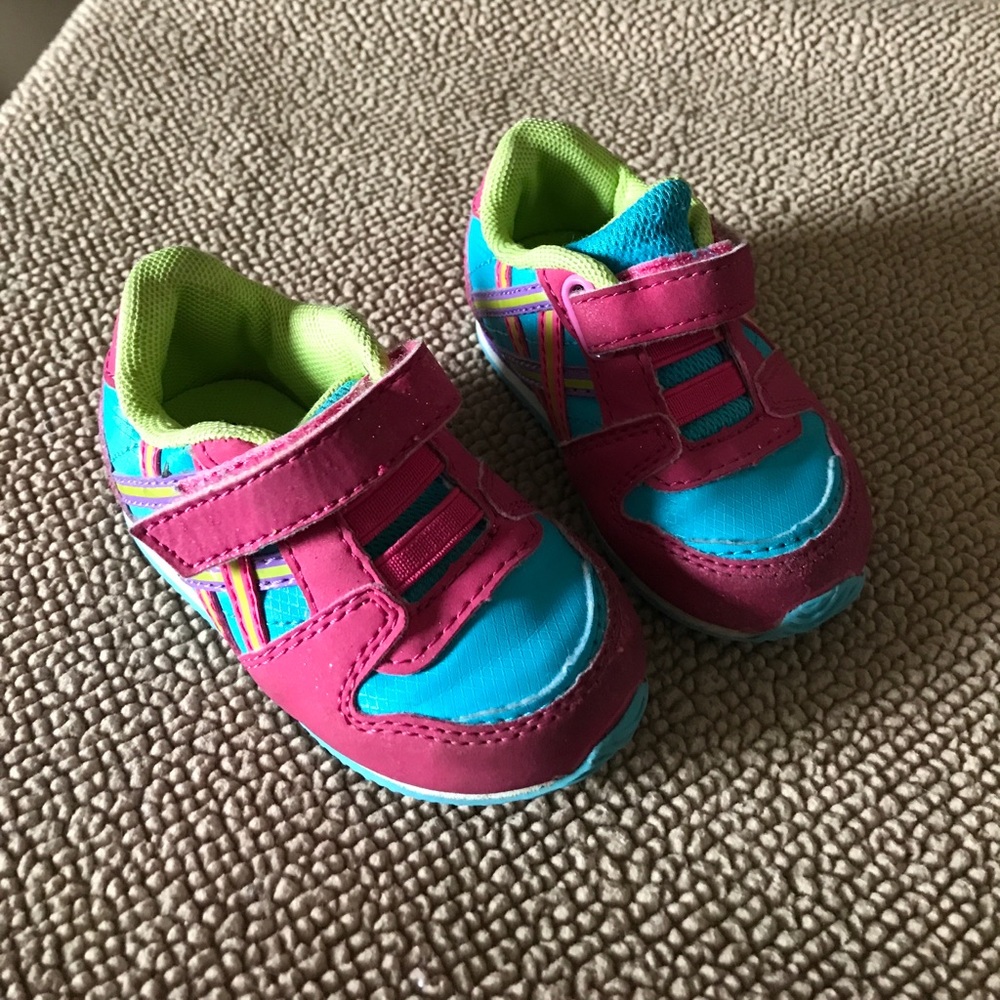 Toddler size 4 - Picture 6 of 7