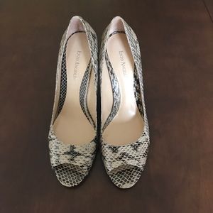 Enzo Angiolini peep toe pumps Size 10