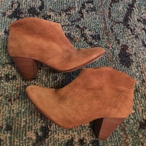 👍🏼🔥Suede booties by STEVEN by Steve Madden!!!
