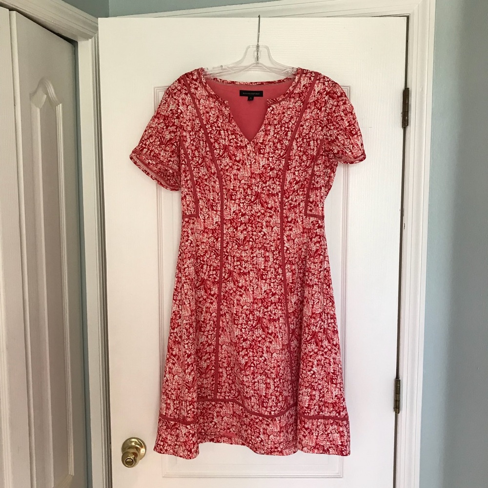 Banana Republic Size 8 Flowered Dress