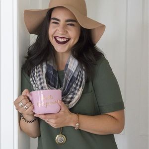 Meet your Posher, Erica