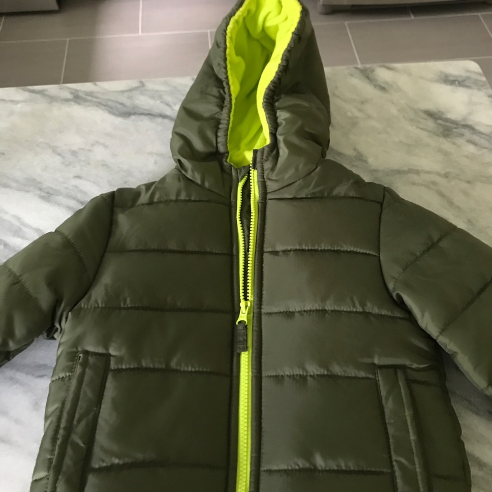 Brand new 4T puffy jacket
