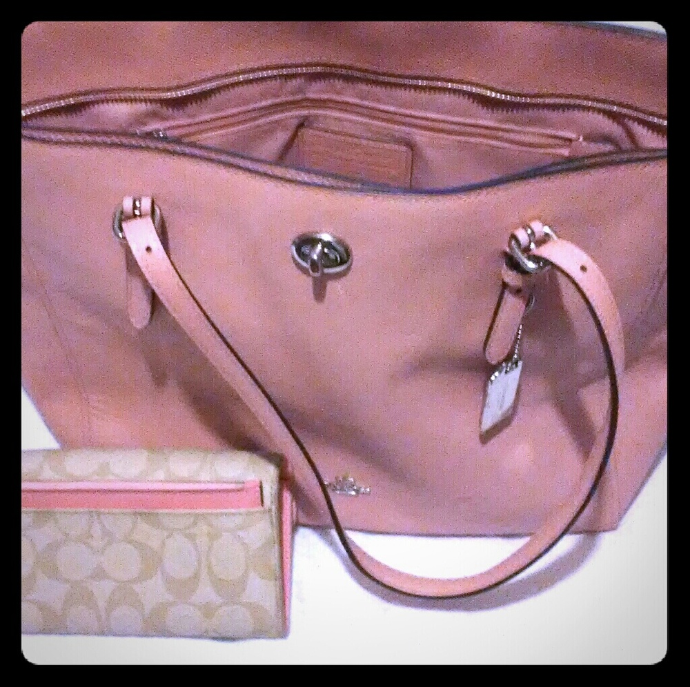 Coach Turn Lock Tote & Wallet Set