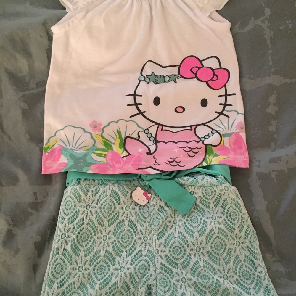 SOLD. Toddler Girls Hello Kitty short set