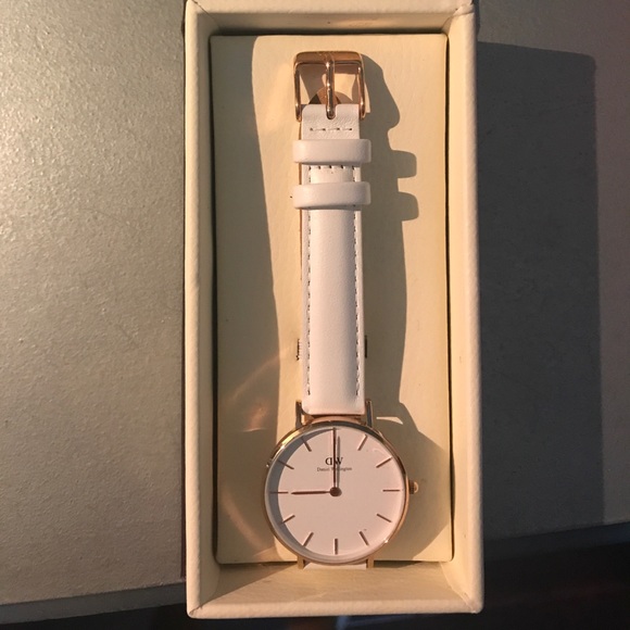 Daniel Wellington Watch - Picture 1 of 2