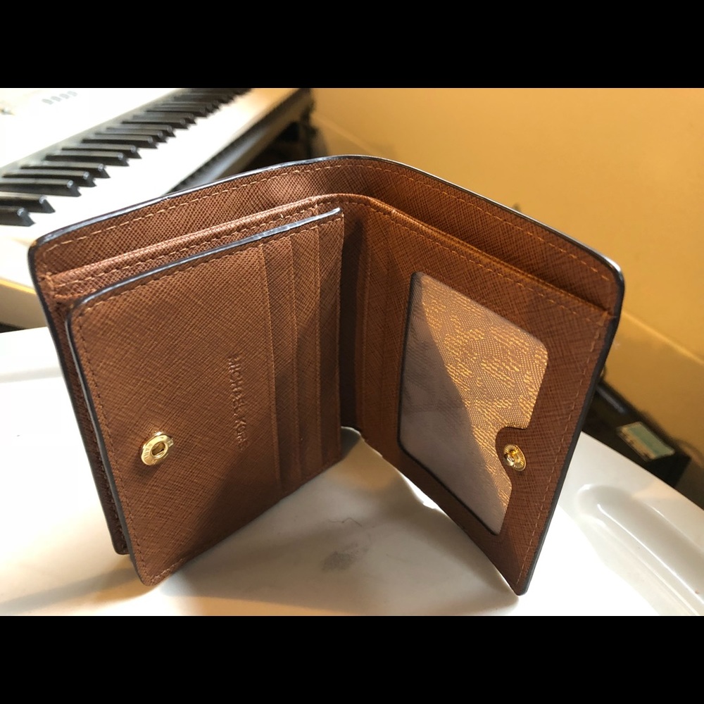 Authentic Michael Kors wallet SOLD