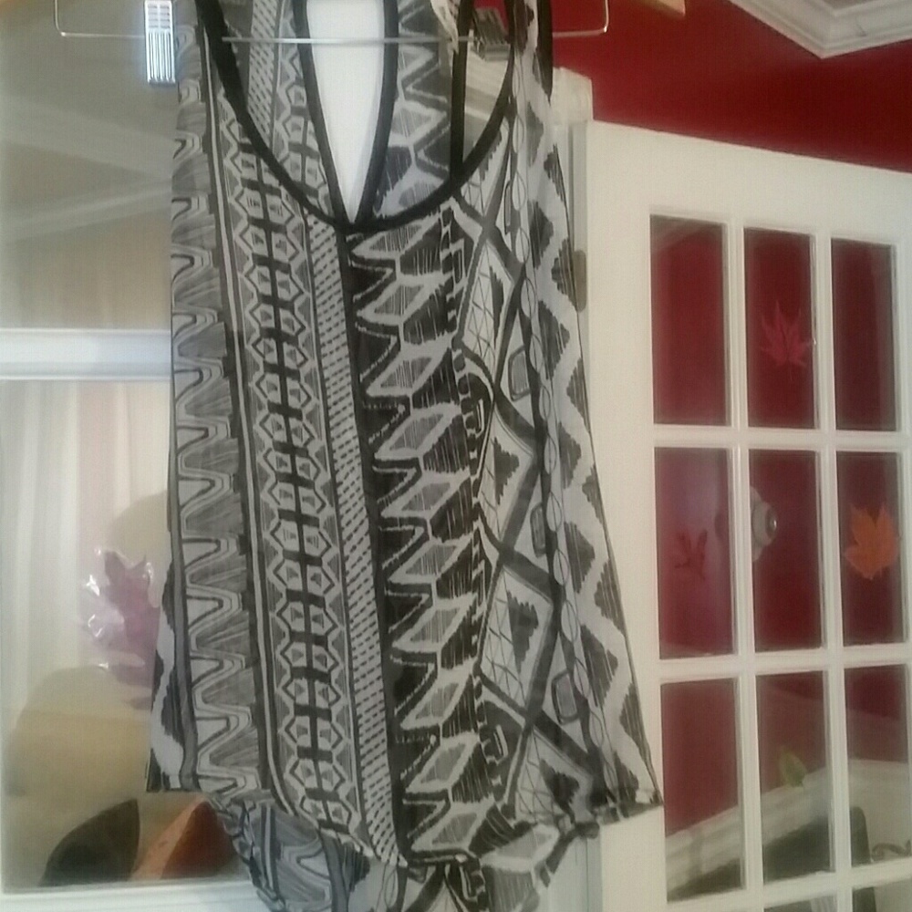 Black and white top