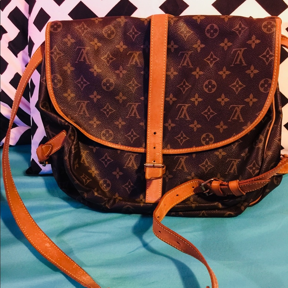 SOLD!!!!Authentic LV Saumur 35 monogram Shoulder