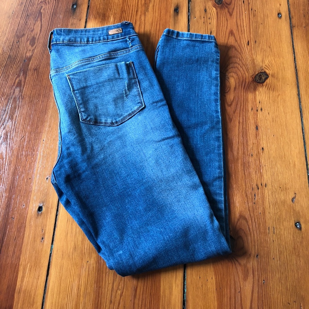 Super cute skinny jeans!!