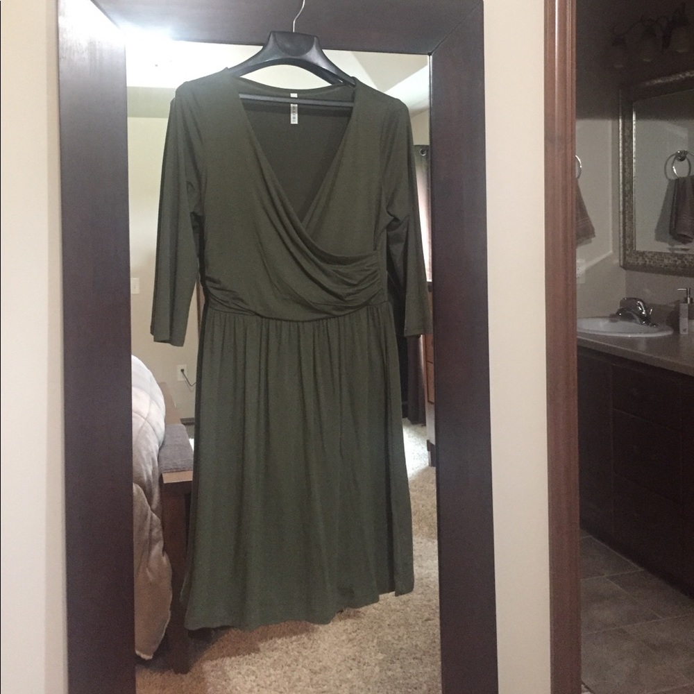 Gilli Lauree V-Neck Drape Dress