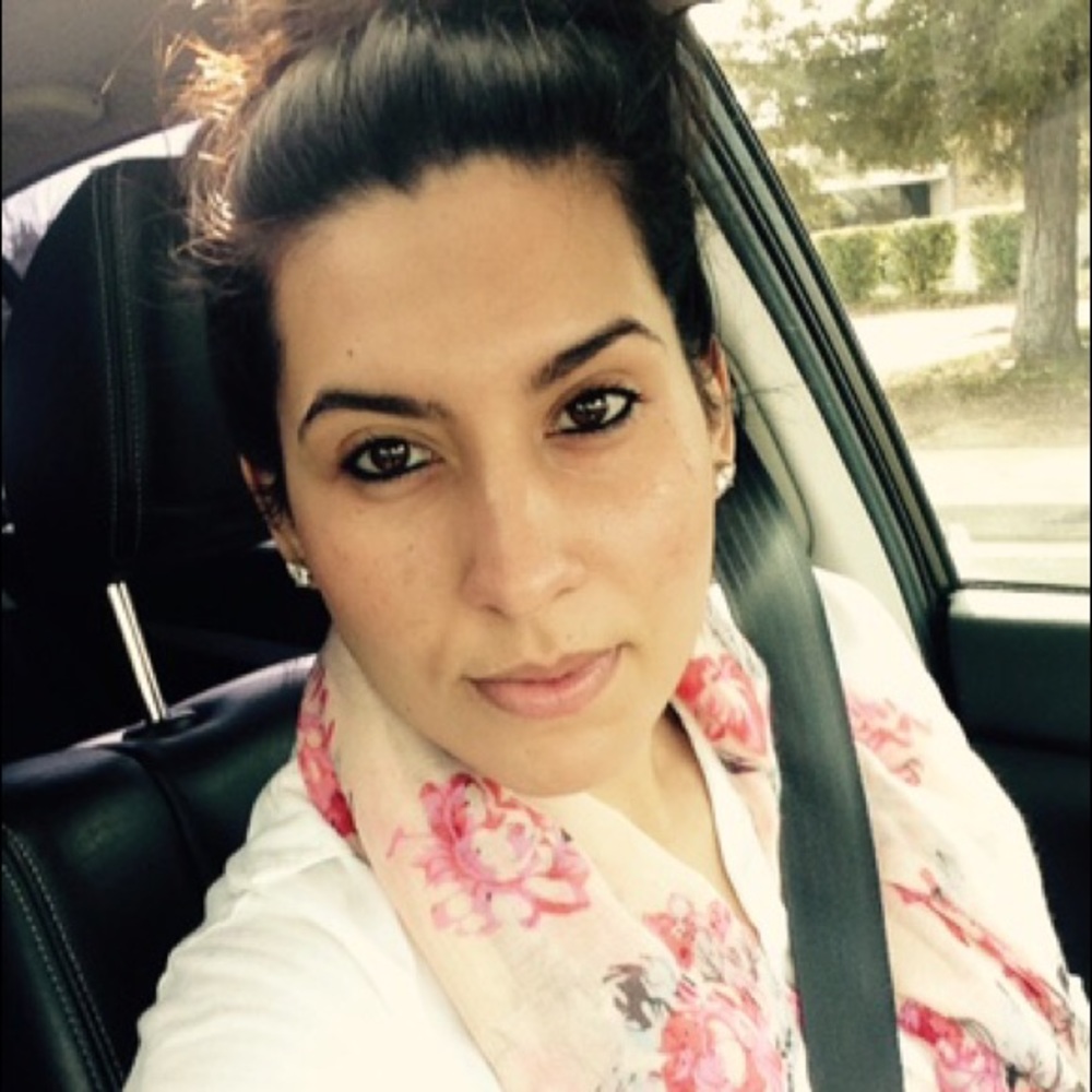 Meet your Posher, Yadira