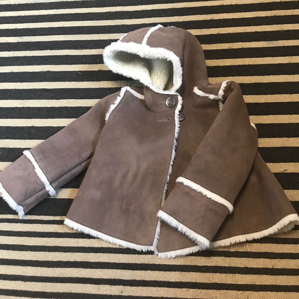 🎉3HR PRICE DROP🎉Baby GAP Sherling Coat