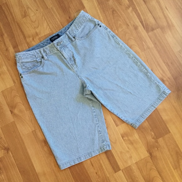 Striped High Waist Pedal Pushers - Picture 7 of 8