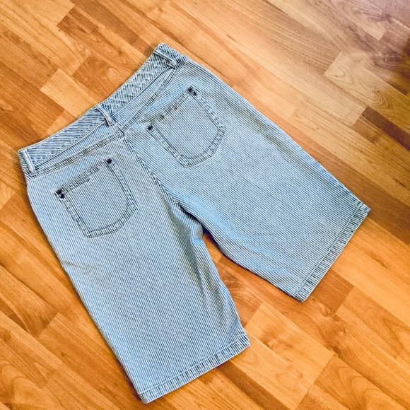 Striped High Waist Pedal Pushers - Picture 2 of 8