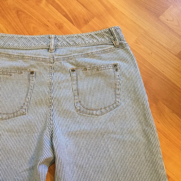 Striped High Waist Pedal Pushers - Picture 8 of 8