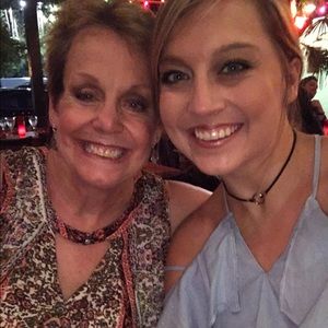 Meet your Posher, Elaine