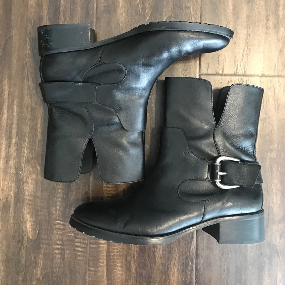 Black leather Donald J Pliner boots
