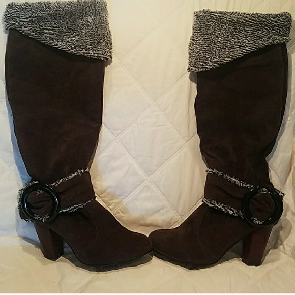 Adorable chocolate brown w/fold black&white - Picture 2 of 4