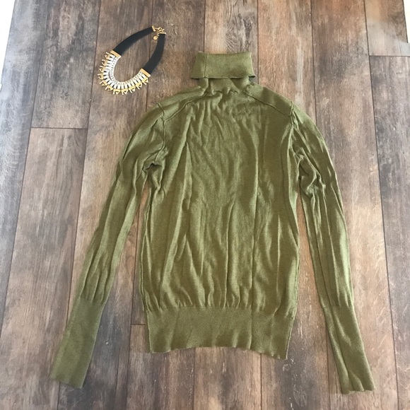 Ann Taylor LOFT XS Olive Green Turtleneck - Picture 5 of 5