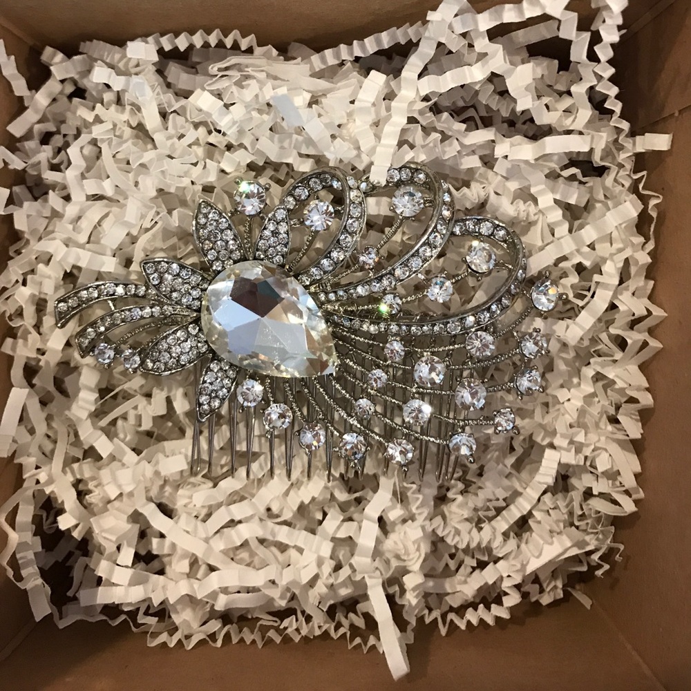 Gorgeous vintage wedding hair piece
