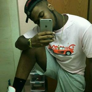 Meet your Posher, Damani