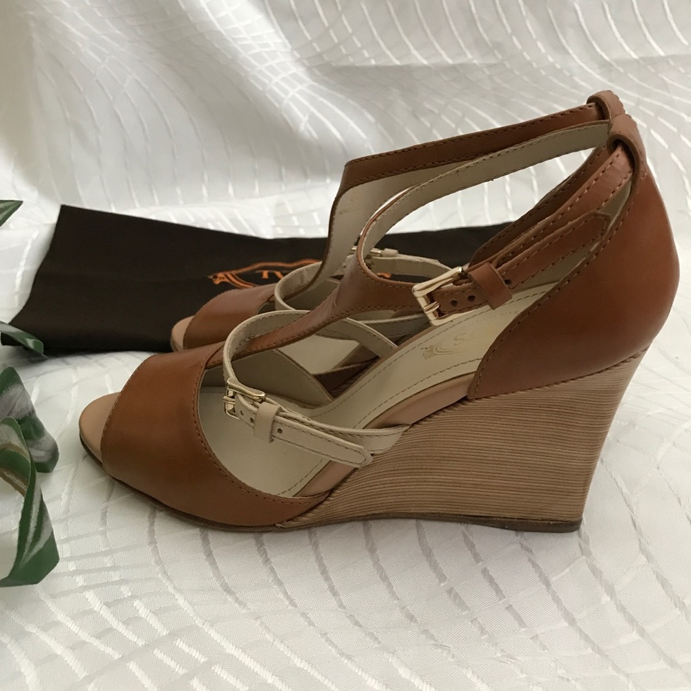 Tod's Leather Wedge Sandals - Picture 4 of 11