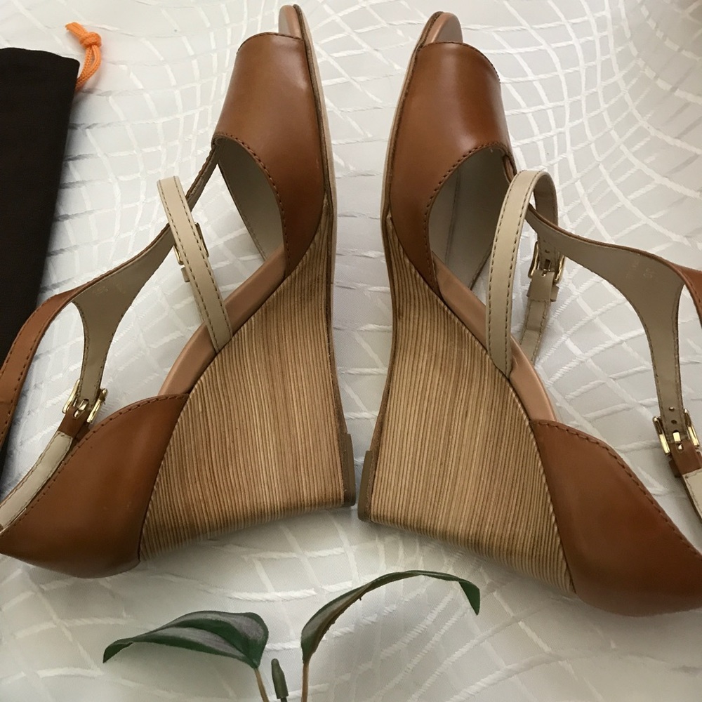 Tod's Leather Wedge Sandals - Picture 6 of 11