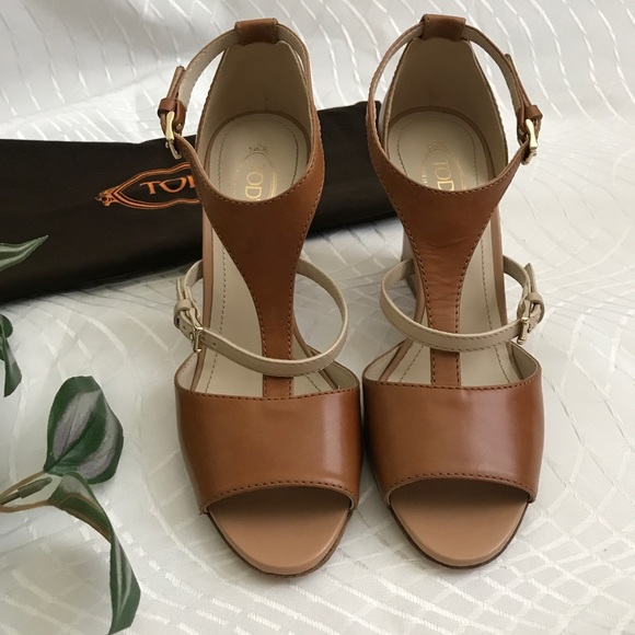 Tod's Leather Wedge Sandals - Picture 2 of 10