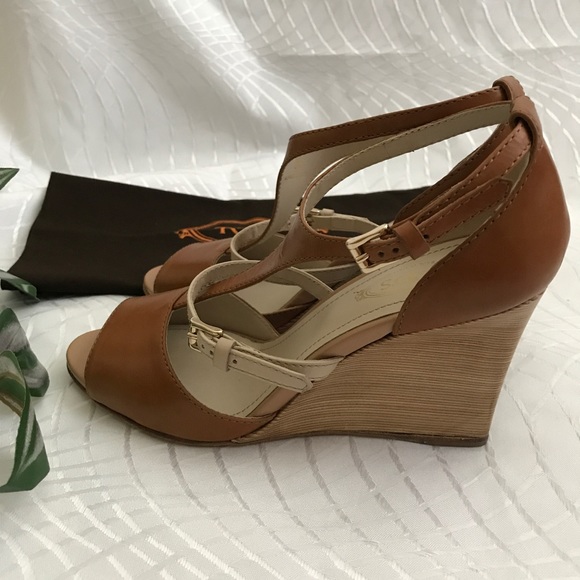 Tod's Leather Wedge Sandals - Picture 3 of 10