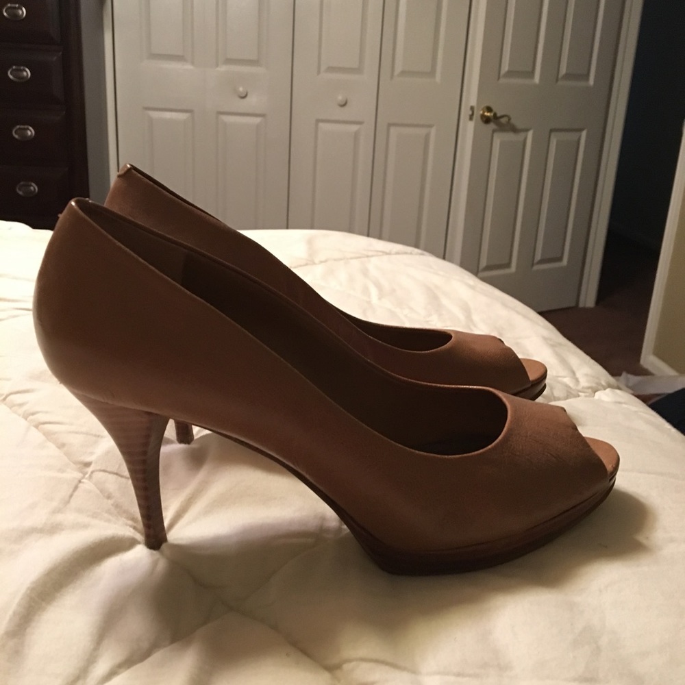 Nine West peep toe pumps