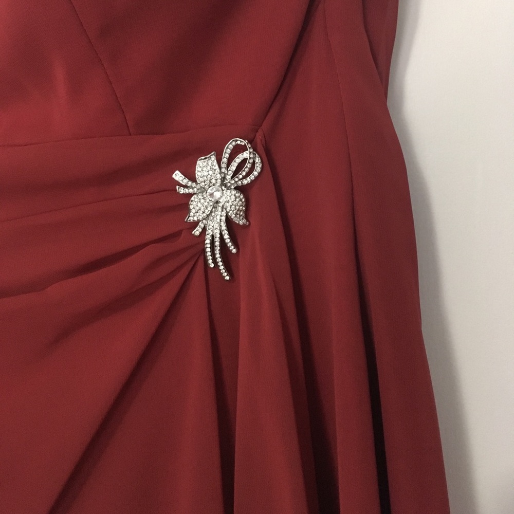 Dress - Picture 3 of 3