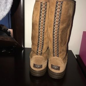 Ugg boots with details stitching on back!