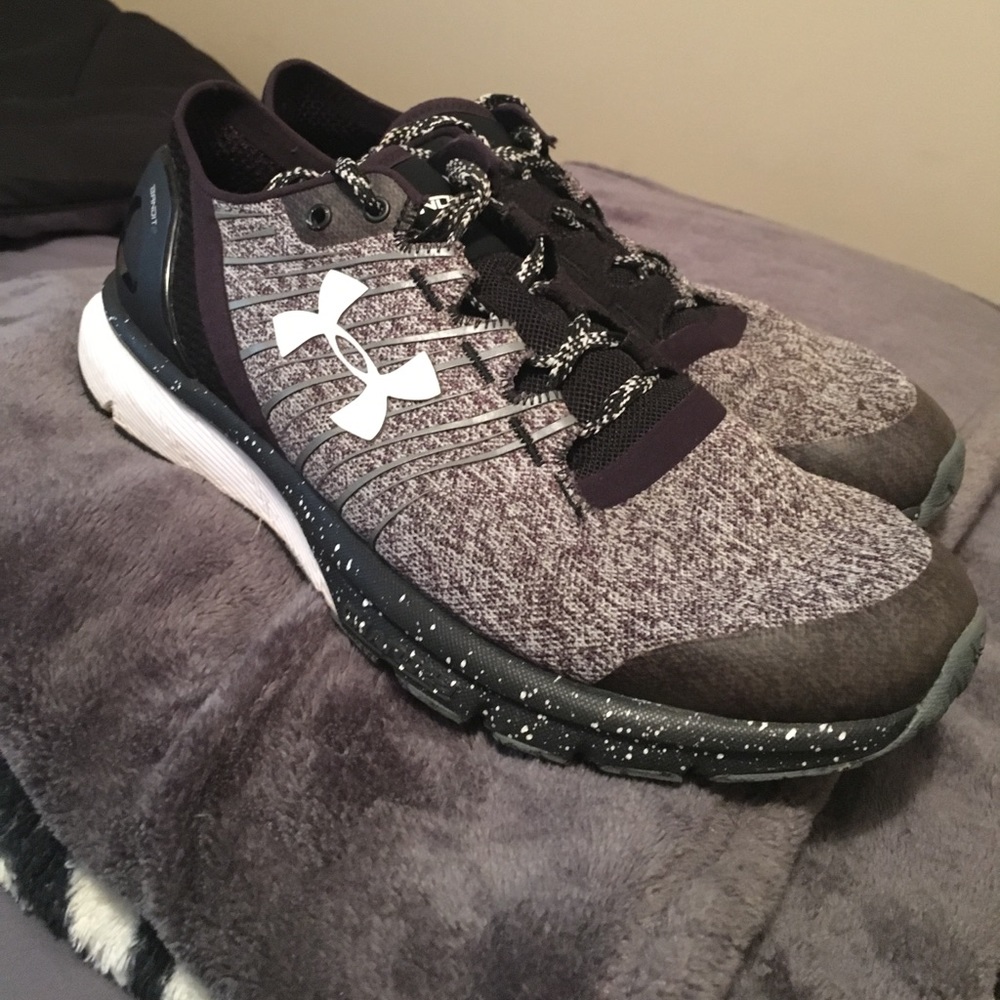 Under armor tennis shoes
