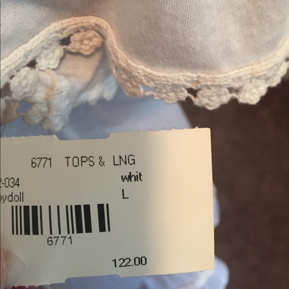 Tops - Picture 6 of 6