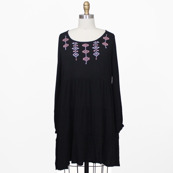 BOHO EMBROIDERED LONG SLEEVE SWING DRESS - Picture 4 of 5