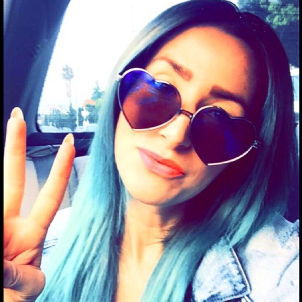 Meet your Posher, Laura