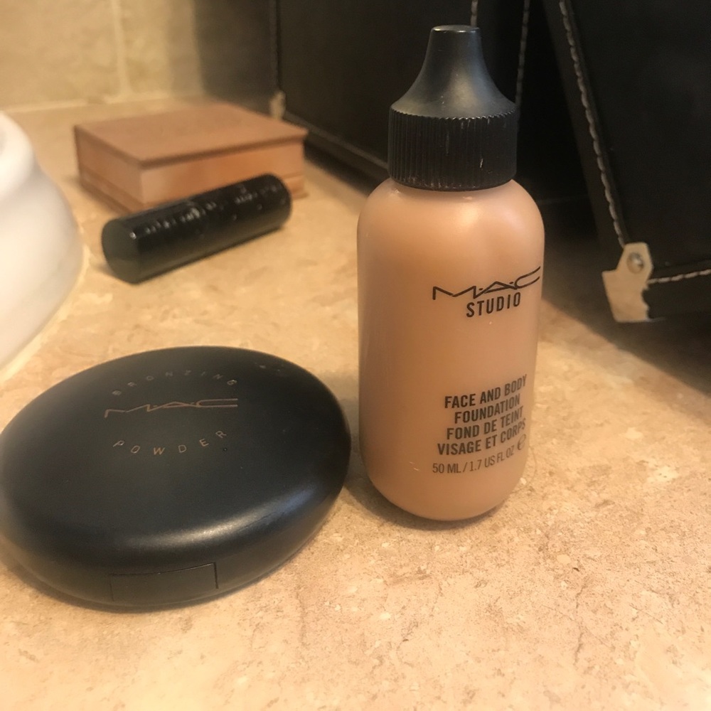 Mac foundation and bronzing powder