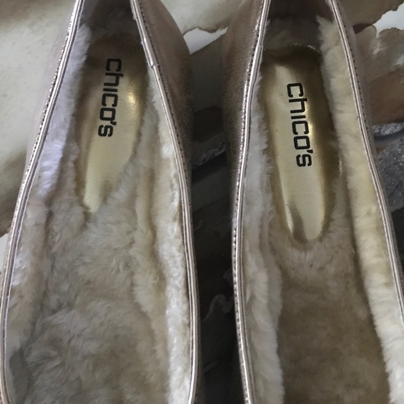 NWT Chico’s Gold-tone flat w faux lining. - Picture 2 of 6