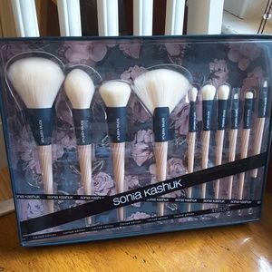 Sonia Kashuk Pink 10 piece Brush Set