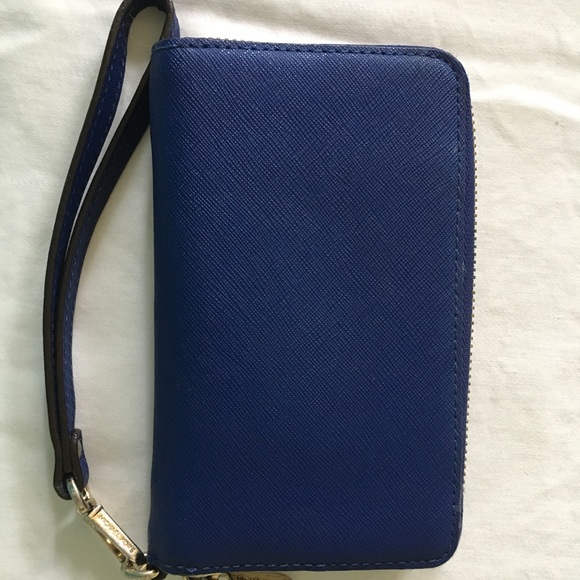 XX DONATED XX Cobalt blue MICHAEL KORS wristlet - Picture 5 of 5