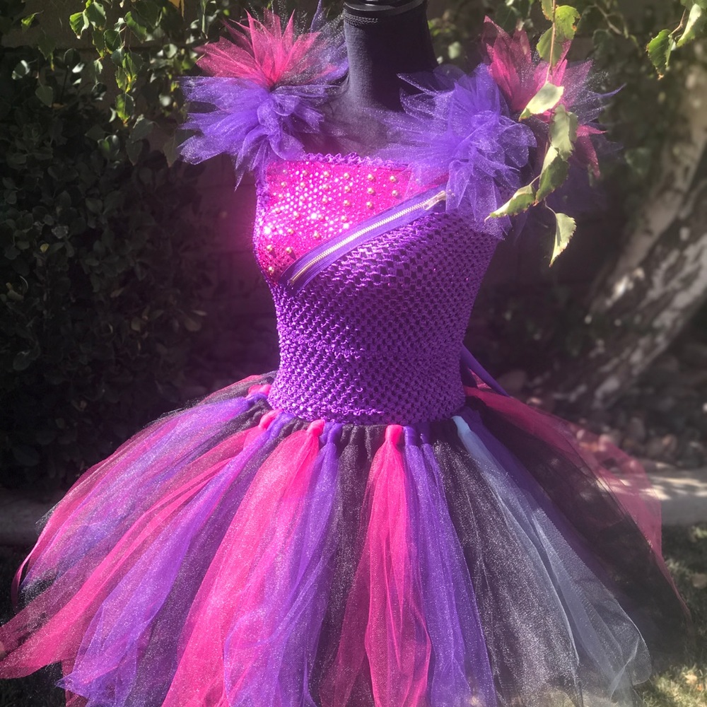Custom Descendants Dress! This dress fits 6-10 yrs