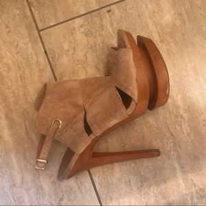 Jessica Simpson Beige Platform Heels